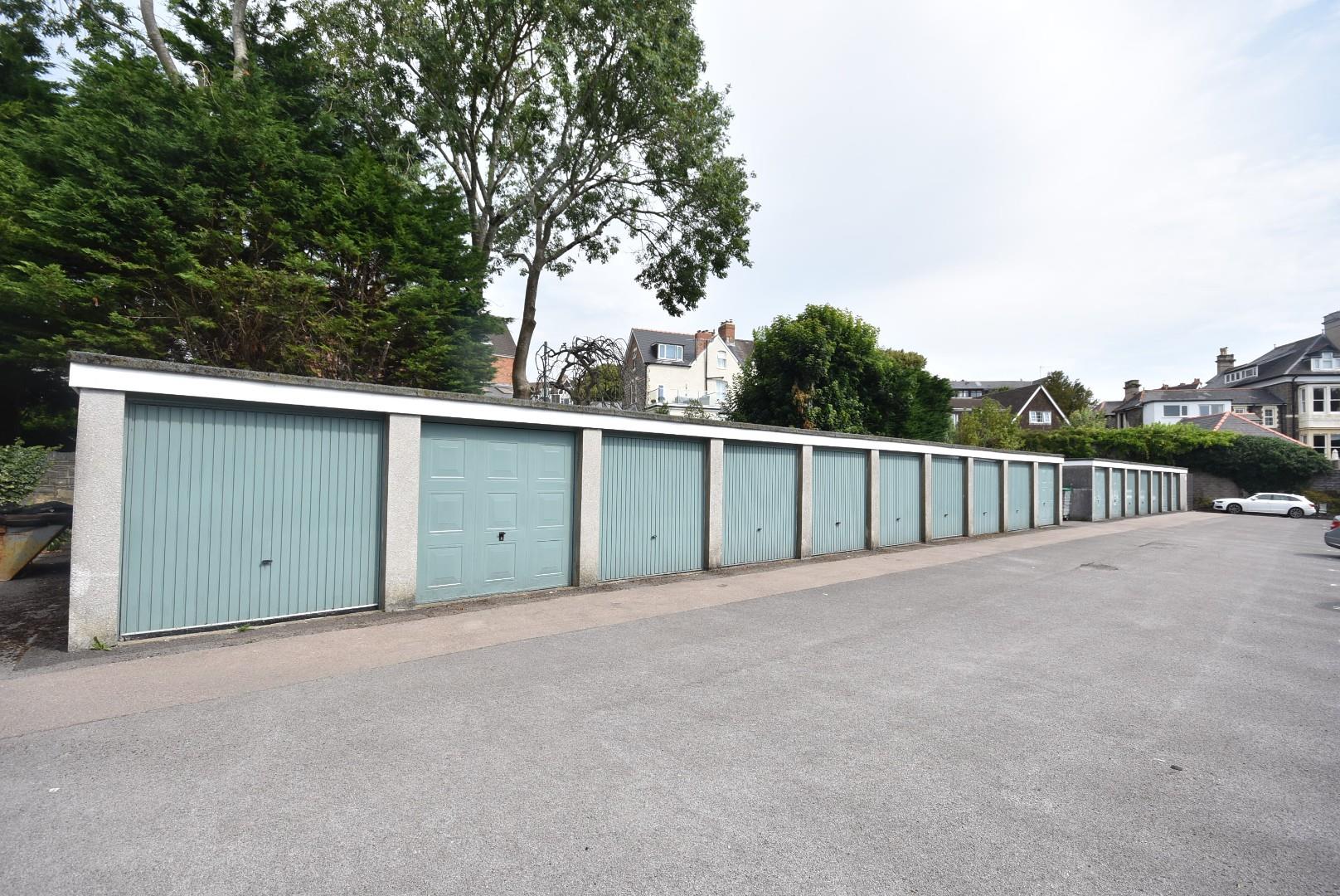 7 St. Nicholas House, Sea View Court, Bradford Place, Penarth, CF64 1AL